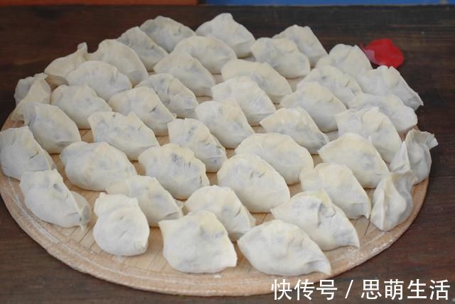 搅拌|面丁饺子姥姥最拿手，鸡蛋和面丁搅一搅拌馅儿太香了，美味