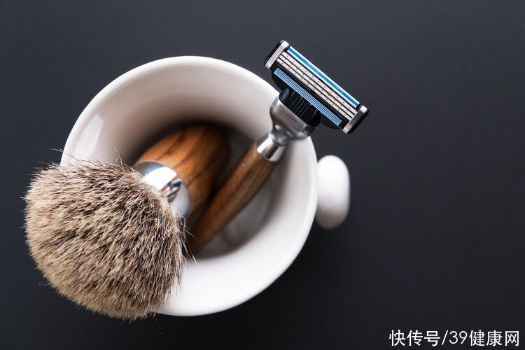 刮胡子|男性刮胡子次数多，说明了什么？提醒：刮胡子频率，与寿命无关