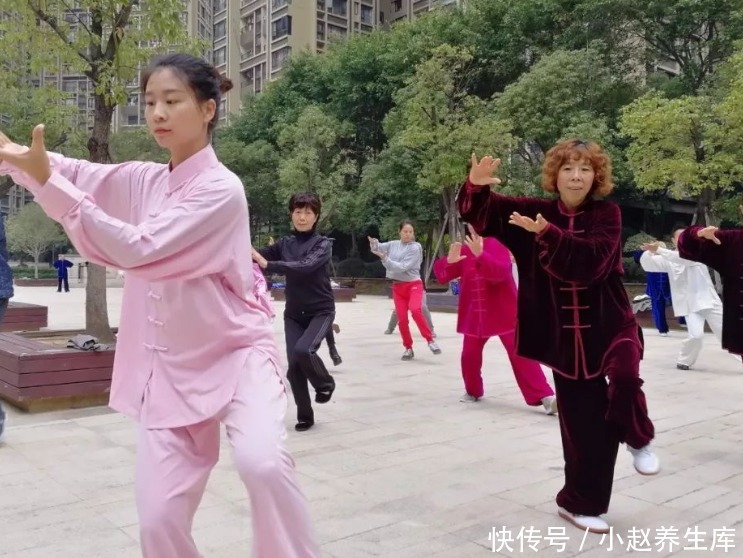  提醒|提醒：脚上出现6种表现，说明你的血糖太高了，小心糖尿病足