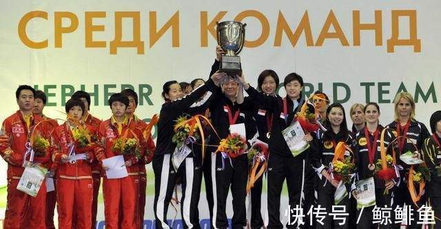 国乒女队|国乒女队在世乒赛成了配角的一次,刘诗雯不开心,主教练满脸严肃