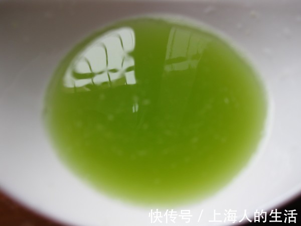 用此种菜包饺子那才叫一个香,比韭菜馅好吃,孩子吃了两大盘