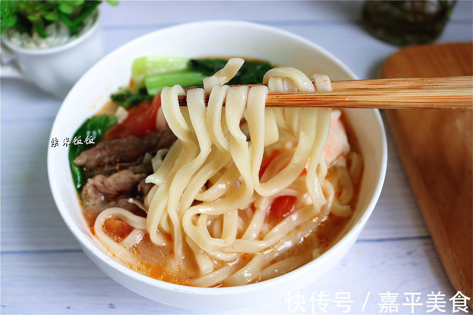 西红柿|无论春夏秋冬,女儿早餐最爱这碗面,每次做一大碗,连汤也不剩