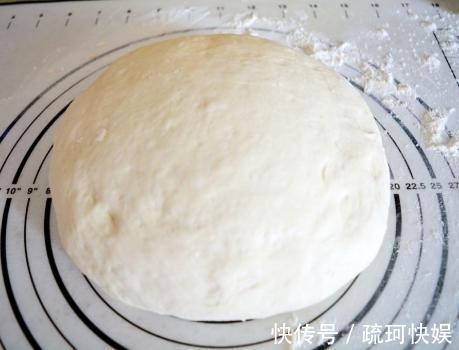 面片|烙饼想要柔软又多层？有人多抹油，有人用开水烫面，其实这都不对