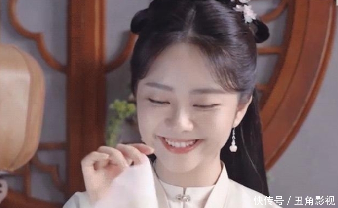 跑男9 谭松韵跟李沁《跑男9》同框,都是30岁,生图下的颜值把我看愣了