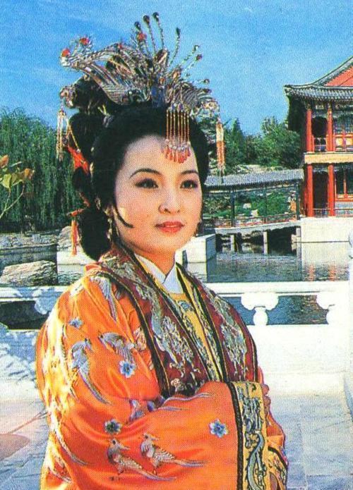 贵妃!元春为何从女官升为贤德妃、贵妃?她得罪了谁?被弓弦勒死的证据