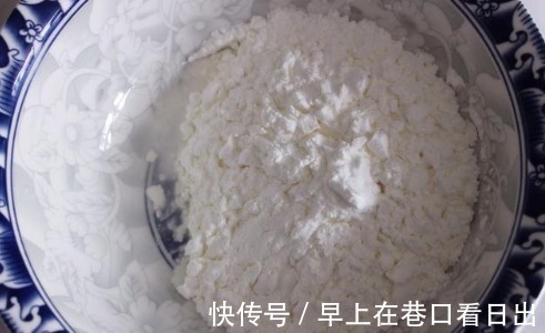 不用澄粉，不用土豆淀粉，大厨教您一招，简单一烫，饺子晶莹剔透
