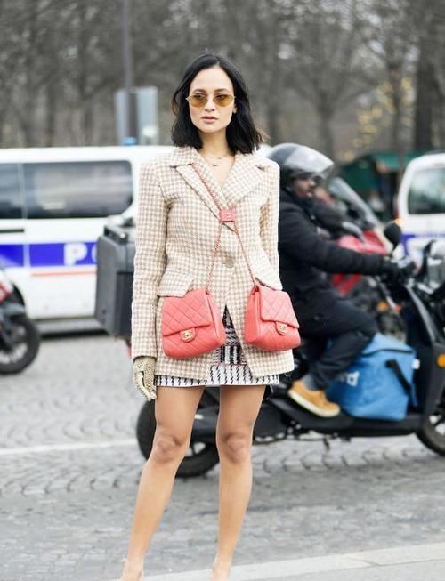 包包挎一个根本不够,背“子母包”带给你双倍实用性,款式随你挑