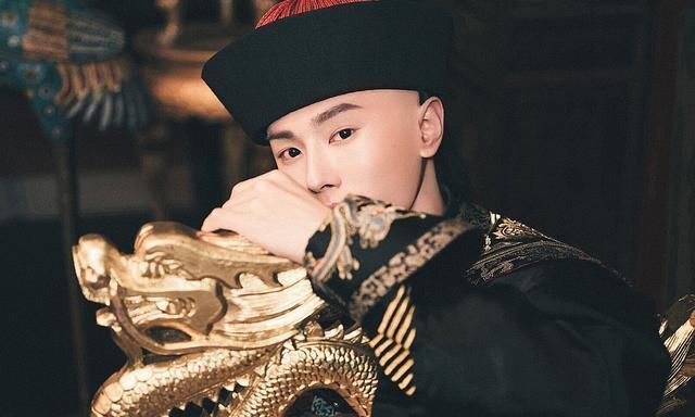 姜潮|新版《香蜜》糊出新高度,旭凤面瘫又土气,锦觅“蛇精脸”抢镜