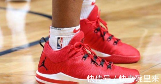 李小龙 NBA赛场中,好评率最高的球鞋,你喜欢那个!