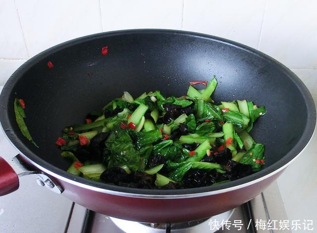 早春,孩子要吃“3种长高菜”,它们是长高的助力剂,好吃又不贵