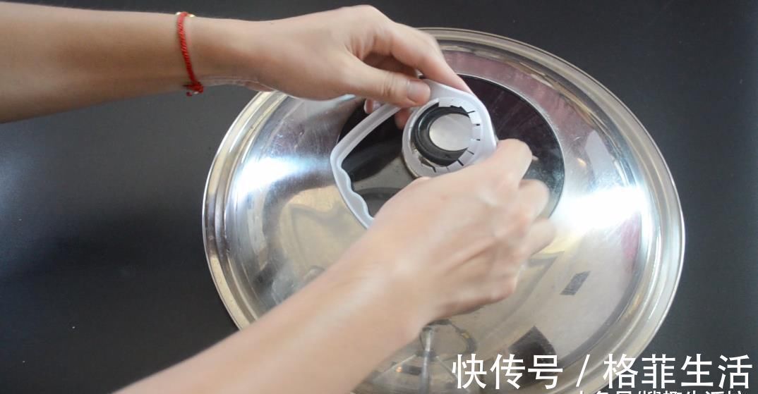 洗菜池边上放一个油桶提手, 作用太棒了, 解决了很多家庭的烦恼