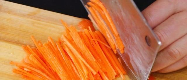 比例|做凉皮太复杂了,教你一种懒人做法,掌握淀粉水的比例很重重要