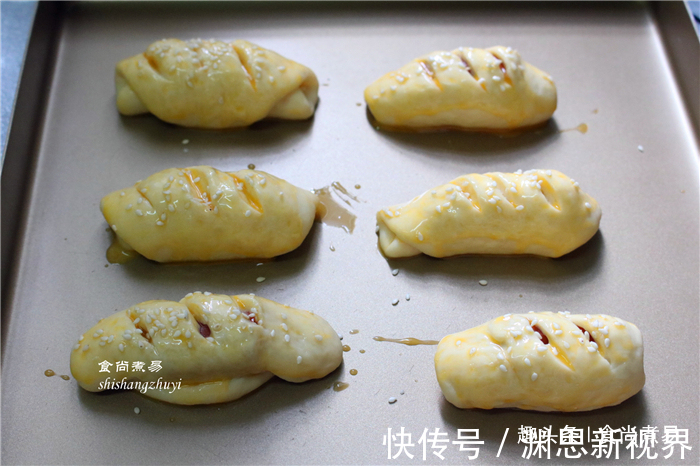 微波炉|此款面包要收好，简单卷一卷，层次分明，香软可口，在家做方便