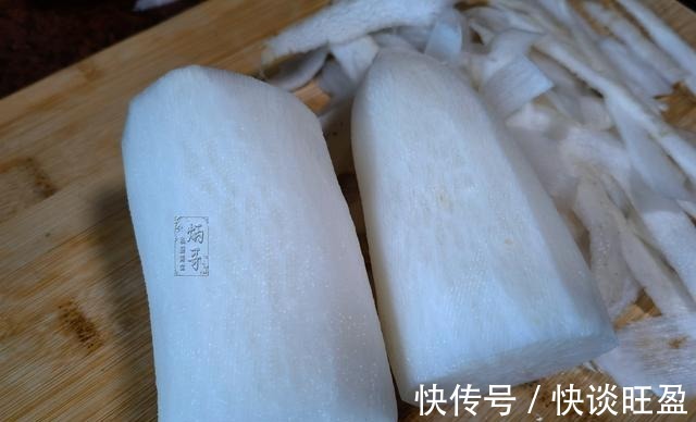 萝卜片|这开胃小菜,我家一周做8次,酸辣爽口又开胃,天天做新鲜有营养