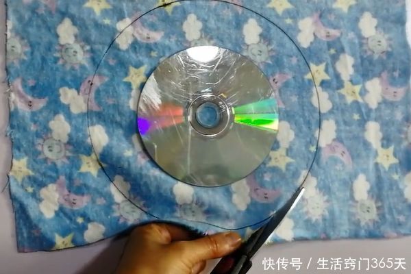 你家有废旧的光盘吗?改造下放家里特别“值钱”,家家户户用的到