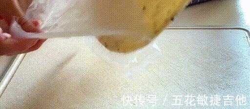 北方经典小吃韭菜盒子新做法，不和面不擀面，有滋有味一口酥香！