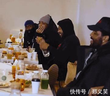 全队|篮网圣城团建一幕曝光!米尔斯请全队吃饭:欧文哈登笑容满面