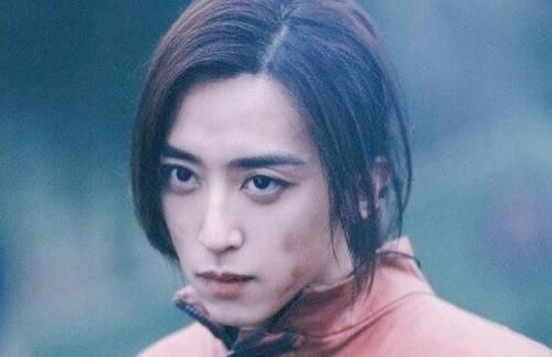 奸细|重启张起灵消失,吴三省戴上人皮面具假冒他,混进吴邪队伍找奸细