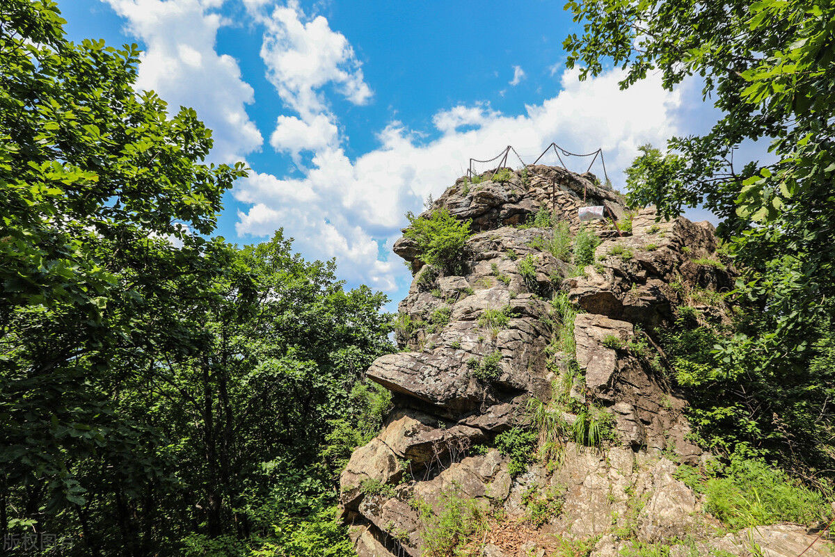 萨满舞|新藏靠边站!这个5w买房10w住别墅的小城,才是打工人的诗与远方