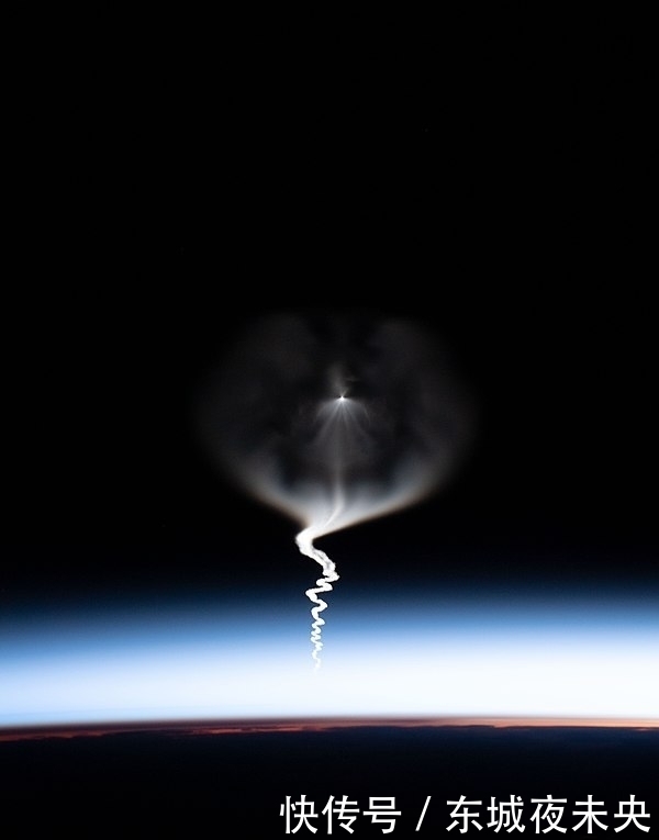 太空 不用电脑制作假的太空场景,俄罗斯前往国际空间站拍电影!