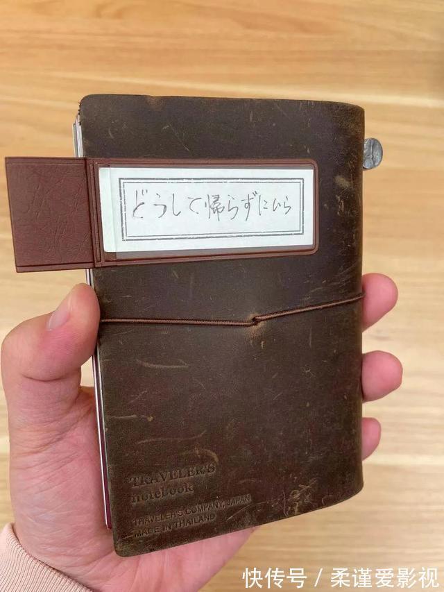 公开|总价值六万的背包里都放了些啥?差评同事背包大公开