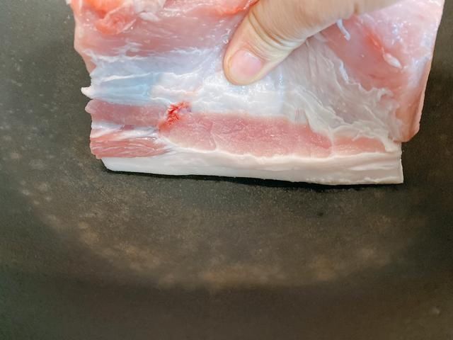 年夜饭必备梅菜扣肉，掌握3点，能出虎皮，而且肥而不腻入口即化