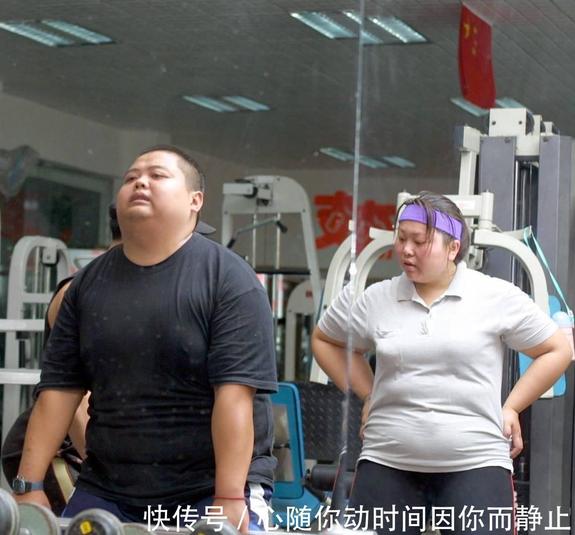 肚子|湿气重人发胖,每天拍打100下,去湿气,肚子小了,人也瘦了