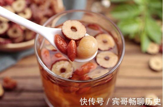 绿茶|医生告诫用枸杞泡水喝,谨记“三不要”,要不喝了也是白喝!