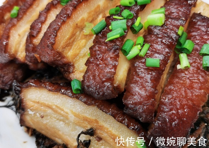 金黄|炸扣肉，别直接下锅油炸！大厨教你4点，金黄软糯，好吃不油腻