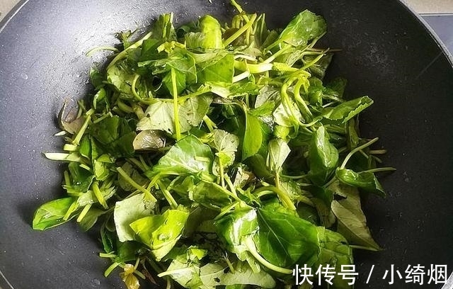 芥蓝|鸡蛋和此菜是绝配,比炒韭菜更香,比炒番茄更好吃,万万不可错过