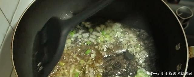 终于找到了！早餐最好吃的做法，不蒸不油炸，层层裹着馅料，真香