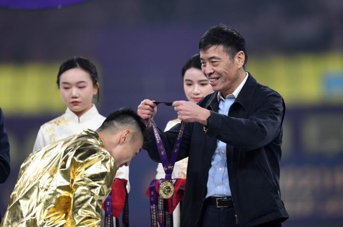世界杯|为国足让路,新赛季中超或6月下旬开赛,世界杯2年一次中超取消?
