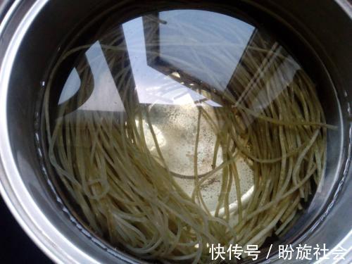 白菜|炒白菜时,不要直接下锅炒!再加这一步,鲜嫩翠绿入味,不出水