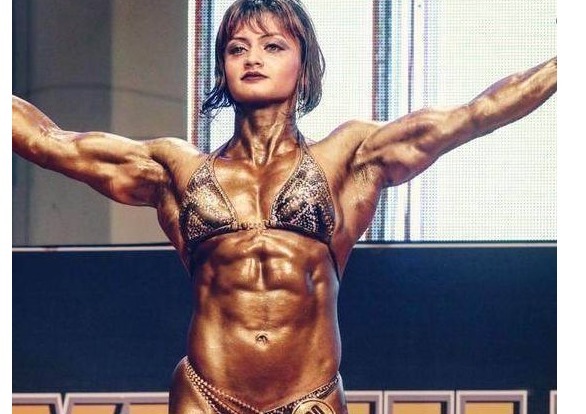 健美小姐|年轻美女热爱肌肉,从小就开始锻炼,而今的样子没有人敢娶她为妻