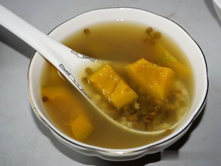 消暑|绿豆熬汤配什么最好？教你6种不一样的做法，营养丰富，消暑解渴