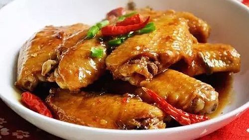 荤素搭配的几道家常菜，吃着不腻，配着饭，越吃越香！