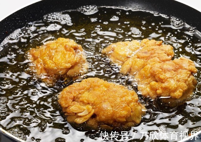 雌激素|皮肤科主任:黄褐斑就怕1种“零食”,每天吃点,皮肤更细腻