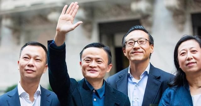 马云|马云的成功离不开这“3人”,2个人投资,还有1人直接“献身”