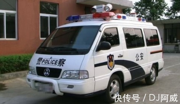 李梅|女儿总说身上有虫子爬,到医院检查无果,回家剪开裙子,父母报警