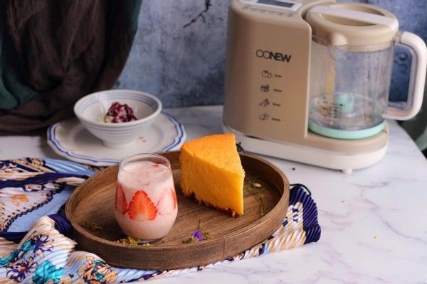 酸酸甜甜，像初恋一般美好的草莓奶昔，简直人士最爱