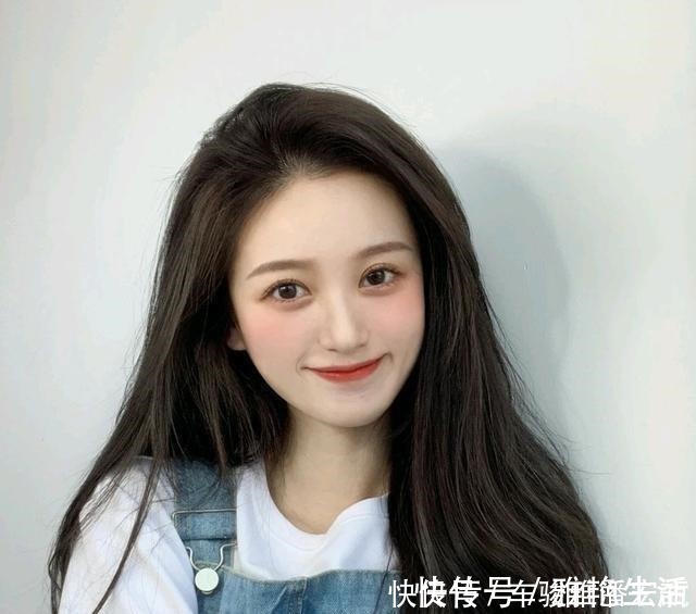 吹风机 整体看起来很洋气的女人,选发型都会注意这3点,一下年轻好几岁