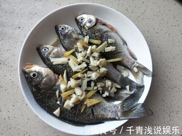 剁椒|把鲫鱼清蒸了:味道不是一般的鲜,做法还简单