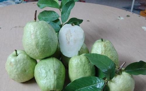 女性到了中年坚持吃3种食物，降压减脂，清理肠胃，安神助睡眠