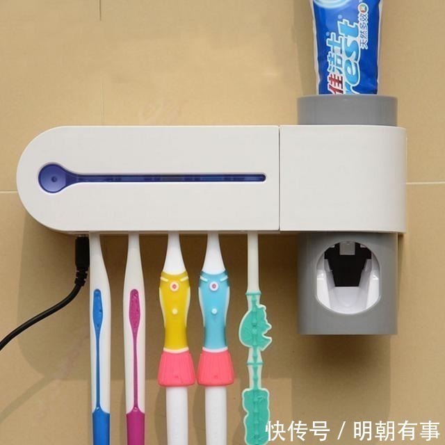 洗手台|有钱人卫生间早不装洗手台了,现都流行这样“装”,奢华的不得了