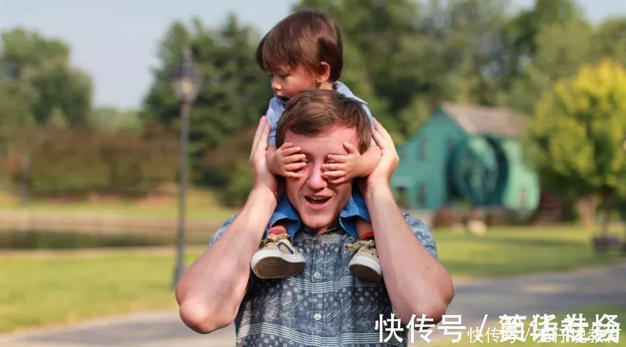 小朵|宝宝有这些表现就是发育落后,父母再不重视,就跟同龄人有差距了