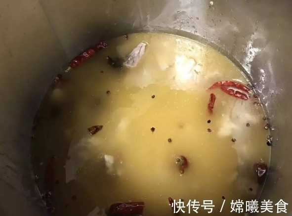 胡师傅|卤鸡爪最好吃的做法，麻辣鲜香，软糯入味，看看你喜欢吃不？