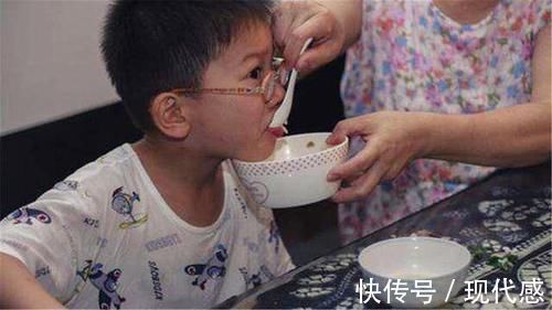 饮料|3岁男孩吃饱后睡午觉,却再也没能醒过来,医生的话让奶奶后悔