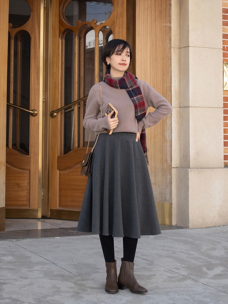 针织衫 果然!40岁女人还是穿针织衫最美,配半身裙魅力十足
