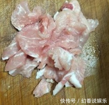 炒菜花到底要不要先焯水很多人都忽略了第一步,难怪不好吃