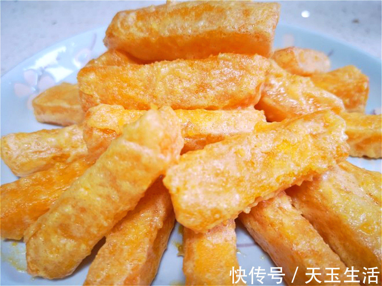 咸蛋黄|南瓜饼最好吃的六种做法,做法简单,出锅后全家抢着吃,香